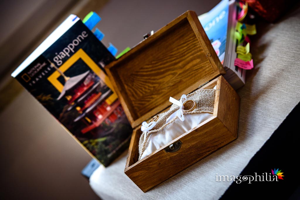 Le fedi nuziali… tendono già al Giappone Le fedi nuziali… tendono già al Giappone