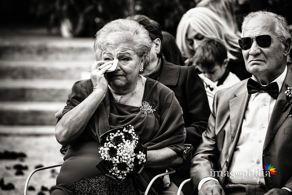 Commozione della mamma durante il matrimonio al New Green Hill di Roma Commozione della mamma durante il matrimonio al New Green Hill di Roma