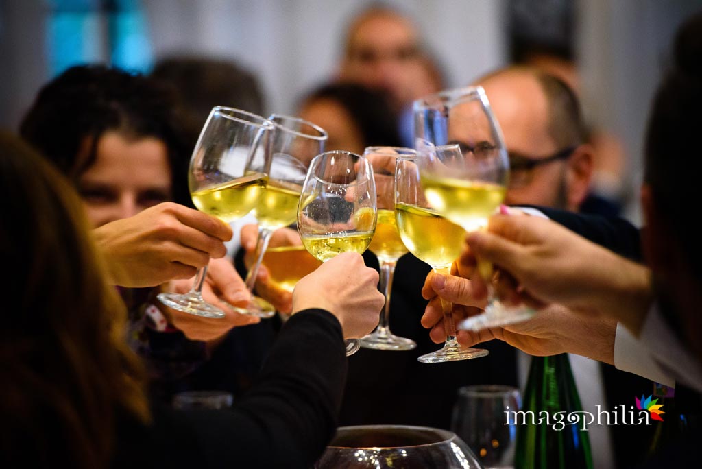 Brindisi al ricevimento di matrimonio presso il New Green Hill di Roma Brindisi al ricevimento di matrimonio presso il New Green Hill di Roma