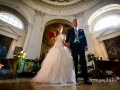 I novelli sposi, al termine del matrimonio, escono dalla Chiesa di Santa Maria Assunta in Cielo ad Ariccia