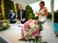 Dettaglio del bouquet, subito prima dello scambio degli anelli nuziali, durante il matrimonio a Villa Pocci