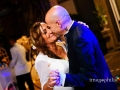 Primo ballo tra gli sposi al termine del ricevimento di matrimonio a Villa Pocci / 2