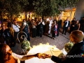 Taglio della torta nuziale al termine del ricevimento di matrimonio a Villa Pocci / 2
