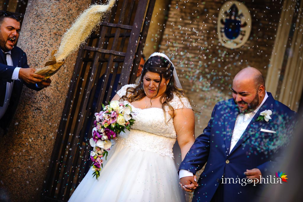 Foto matrimonio nella chiesa dei lampadari a Roma