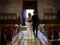 Gli sposi, al termine del matrimonio, si apprestano a uscire dalla Chiesa di Santa Maria Madre della Divina Grazia a Grottaferrata