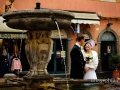 Gli sposi dopo il matrimonio nel borgo di Castel Gandolfo