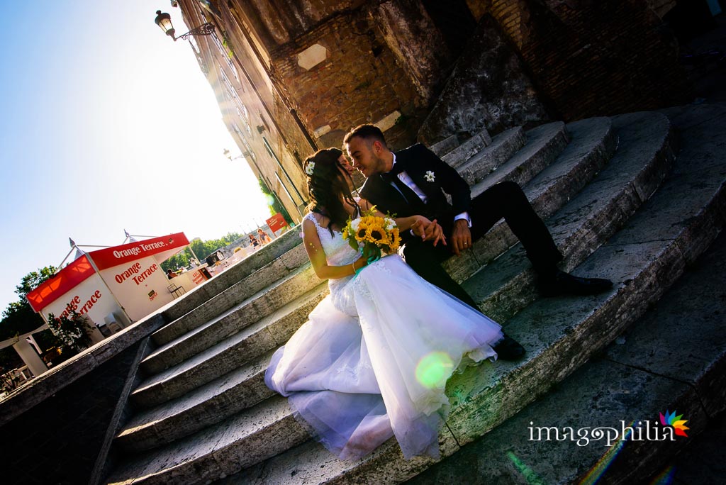 Ritratto degli sposi dopo il matrimonio all'Isola Tiberina, Roma