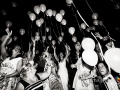 Lancio dei palloncini durante il ricevimento di matrimonio nella Villa Antico Melograno a Roma