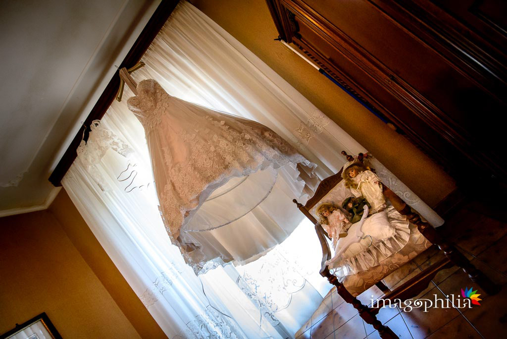 L'abito della sposa attende solo di essere indossato