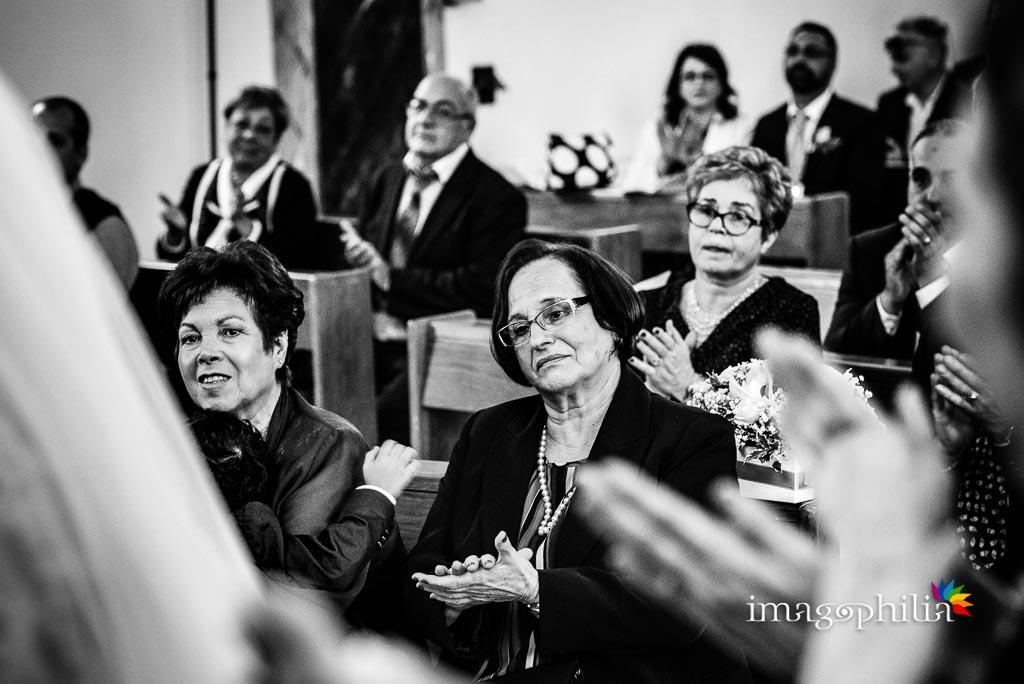 Applausi durante il matrimonio nella Chiesa Aeroportuale di Guidonia Santa Maria di Loreto
