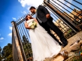 Gli sposi durante la sessione fotografica in esterno a Villa Torlonia, Roma