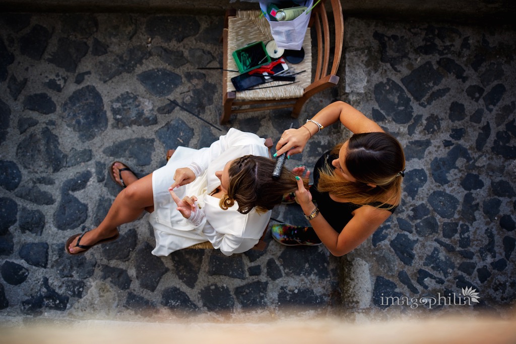 La sposa in preparazione presso il Borgo di Tragliata, Roma / 1