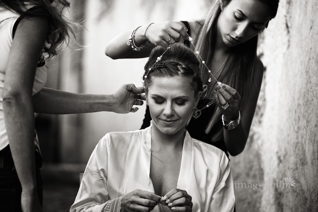 La sposa in preparazione presso il Borgo di Tragliata, Roma / 2