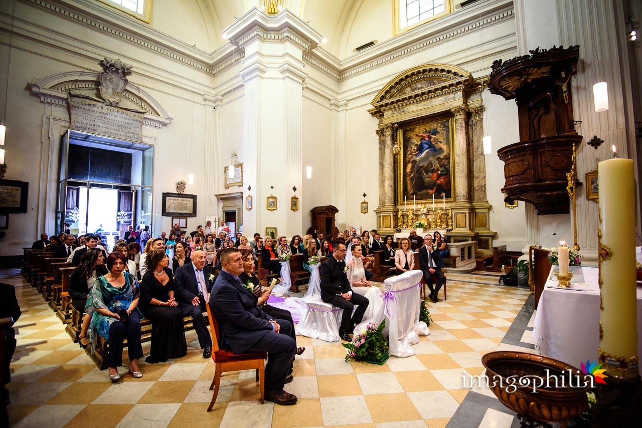 Inizia il matrimonio nella Chiesa di San Tommaso da Villanova a Castel Gandolfo